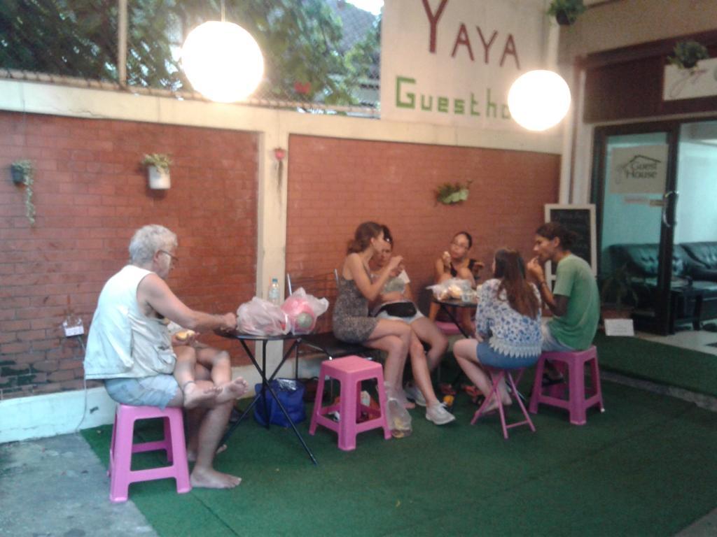 Yaya Guesthouse Bangkok Exterior foto
