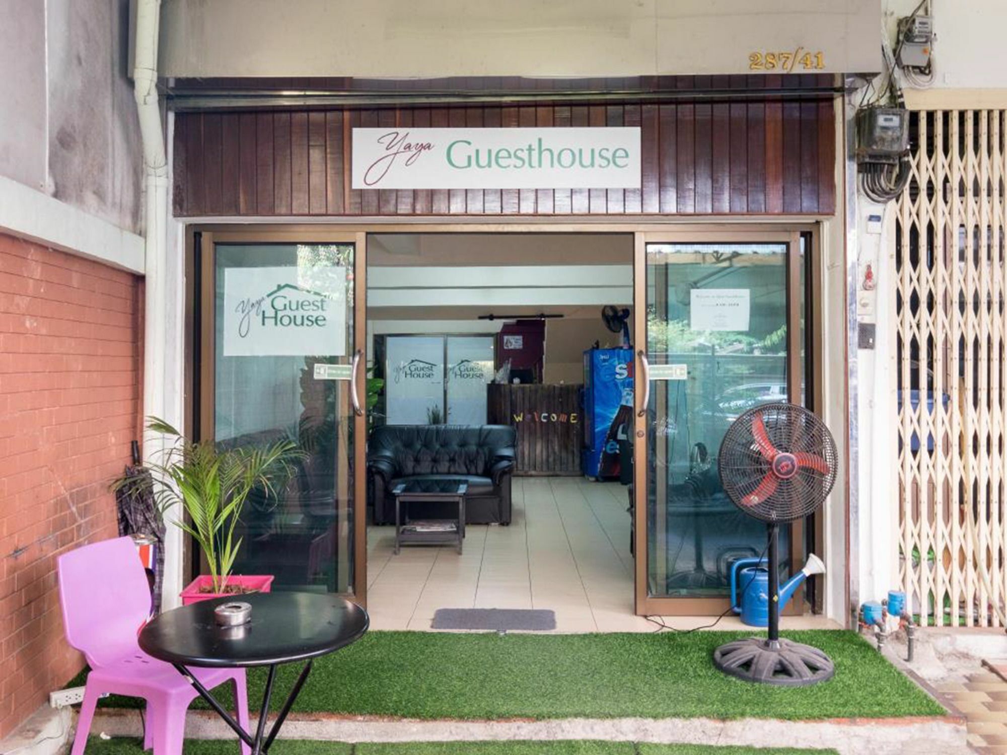Yaya Guesthouse Bangkok Exterior foto